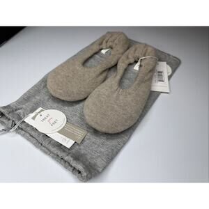 Skin Worldwide Womens Cashmere Mocha Ballet Style Slipper with Bag Small 5-6 NEW